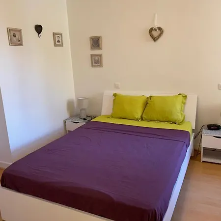 Apartment Centre *