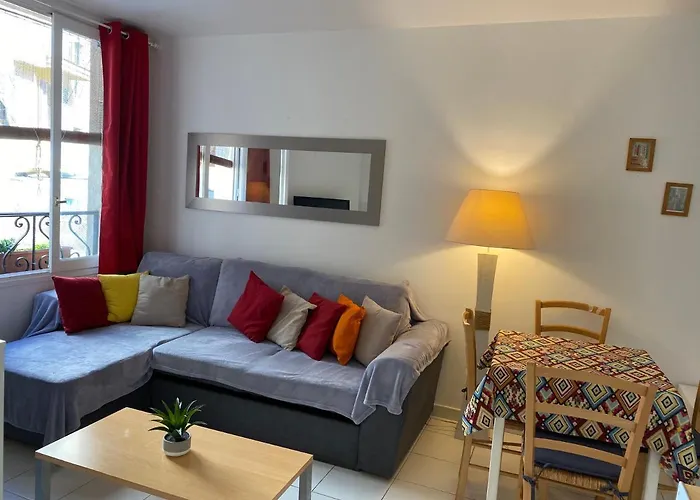 Apartment Centre *